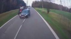 Srážce unikli o vlásek. Pirát silnic se málem čelně srazil s kamionem