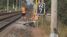 Měl ukrást kabely a ohrozit dopravu na železnici. Policisté muže dopadli