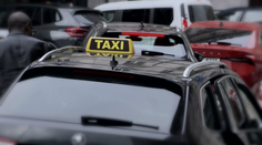 Předražená jízda a falešné účtenky. Reportér byl na stopě podvodných taxikářů