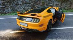 Mustang smetl Rapida v protisměru, řidič zemřel. "Honili se," tvrdí svědci