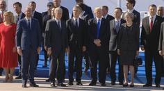 Miloš Zeman se setkal s královnou. Hlavy států v paláci jednají o NATO