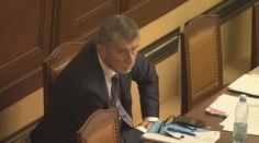 Vyšší důchody, nižší daně. Vládní politici před volbami sliby nešetří!