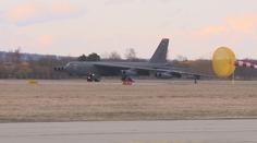 Na letišti v Mošnově přistál americký bombardér. Armáda zveřejnila VIDEO