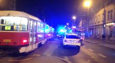 Ženu na Žižkově srazila tramvaj, zraněním na místě podlehla