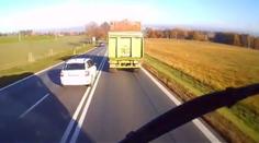 VIDEO: Nebezpečné předjíždění přes plnou čáru. K tragédii chybělo málo