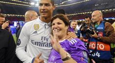 Božský Cristiano přestál těžké chvíle! Jeho maminku pustili z nemocnice