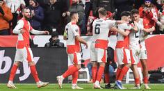 Slavia smetla Servette a vyhrála skupinu. V EL se trefili Schick i Hložek