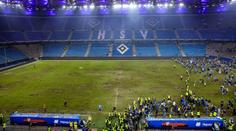 Smutný pohled na známý stadion. Fanoušci ho při oslavách poničili