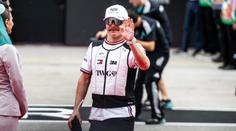 Letadlo vyměnil za gravelové kolo. Bottas jede do Singapuru po vlastní ose