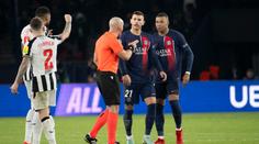 Rozhodčí zařízl v LM Newcastle. Jak měl tu ruku dát obránce pryč, diví se Jiránek