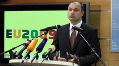 Rath: Ať Langer opustí politiku, v kanceláři mu visel otec rudého teroru