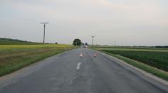 Smrtelná nehoda na Břeclavsku. Motorkář nezvládl předjíždění