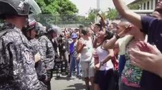 Střelba do lidí, protesty i stávky: Venezule hrozí vznik další vlády!