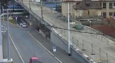 Řidiči si zkracují cestu podchodem, chodci nemají kam uhnout
