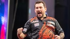 Šipkař Clayton vstoupil do World Series Finals vítězně. Končí naopak Heta