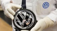 VW rozdal moc velké odměny. Chce je zpět i od lidí, které vyhodili