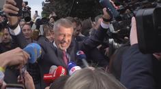 VIDEO: Mela před štábem ANO. Slavící Babiš pouštěl svůj italský hit