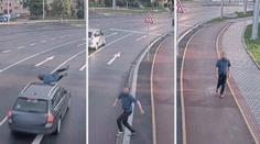 Nepochopitelný úlet. Chodec záměrně skočil z chodníku na projíždějící auto