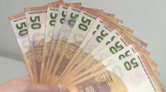 Muž platil falešnými eury. Může poslat do vězení nevinné lidi