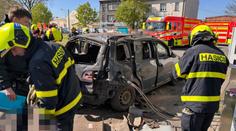 V centru Ostravy explodovalo auto. Řidič skončil v nemocnici