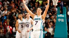 San Antonio zasáhla kocovina. Dokonalý obrat řídil Jeremy Lin