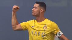 Ronaldo má v Rijádu své muzeum a další sochu. Vyfotil se sám se sebou