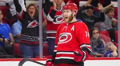 Trofej pro gentlemana NHL získal výjimečně obránce, neměl konkurenci