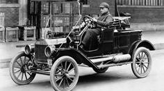 Konspirační teorie: Rockefeller kvůli Fordu rozpoutal prohibici