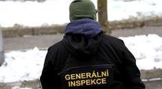 Zdrogovaný mladík zemřel v bytě matky při zásahu policie! Co se stalo?