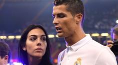 Cristiano Ronaldo má dvojčátka! A zase je nemá se svou přítelkyní