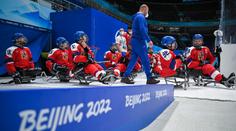 Čeští para hokejisté převálcovali Slováky, ve čtvrtfinále paralympiády vyzvou Čínu