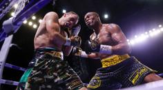 Veterán UFC si připsal výhru v boxu. Porazil syna mexické legendy
