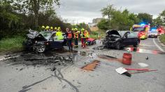 Vážná nehoda dvou BMW: Pět zraněných včetně dítěte, mladší řidič měl být opilý a zdrogovaný
