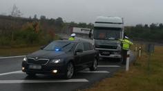 Musí řidič zastavit neoznačenému policejnímu autu?