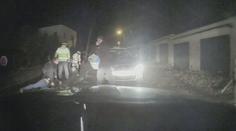Opilý muž naboural auto a utekl, s otcem pak napadli policisty!