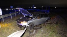 Opilý mladík ujížděl policistům, nevybral kruhový objezd