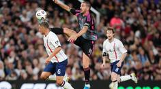 Bonucci se toho nebál. Skluzem seslal k zemi hvězdu ženského fotbalu