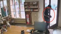Pátrání po lupiči! Nejdřív přepadl obchod, pak se vrátil vyleštit kliku