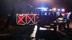 Řidič narazil ve velké rychlosti do stromu a zabil se. Možná úmyslně