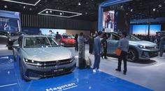 Nejnovější technologie a 100 modelů aut. V Šanghaji odstartoval významný veletrh