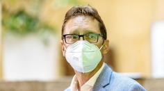 Vakcinologové nechtějí povinné očkování podle věku, u profesí jej podporují