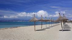 Nepříjemné překvapení pro turisty na Mallorce. Do moře unikly fekálie