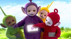 Herce z Teletubbies stihla hrozivá smrt! Tinky Winky umrzl na ulici