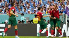 Portugalsko porazilo Uruguay a postupuje, zářil Bruno Fernandes