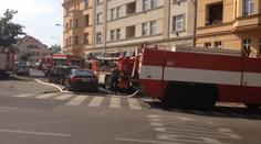 Hasiči v Praze bojovali s požárem střechy šestipatrového domu!