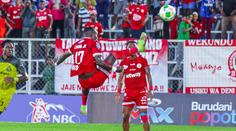 Gól roku v Tanzanii? Fotbalista předvedl úžasnou akrobacii ve vzduchu