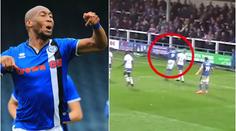 Násilník: Fotbalista trefil loktem protihráče. Přeskočilo mu? VIDEO