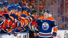 Hvězda Edmontonu hrála finále NHL se zlomenou rukou, prozradil McDavid