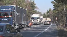 Kde jsi, tam zůstaň a vyvěs vestu. Kamiony kvůli cenám paliva blokovaly silnice