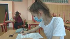 Žákům se u maturit dařilo lépe než loni. Úředníci ale zmírnili podmínky